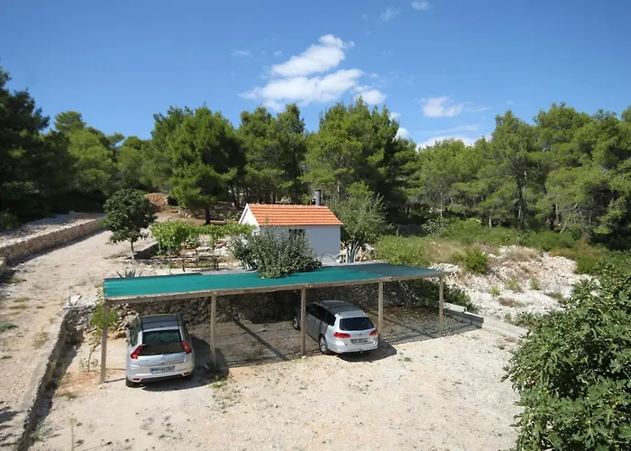 Apartment By The Sea - 8219 *