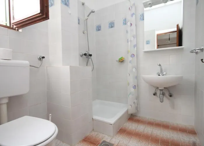 Apartment By The Sea - 8219