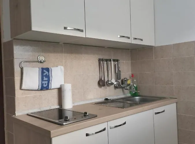 Apartment By The Sea - 8219 *