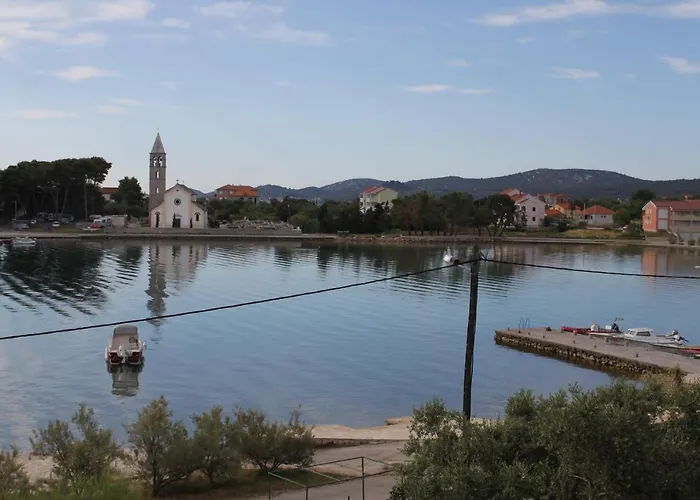 By The Sea - 8219 Apartment Pasman