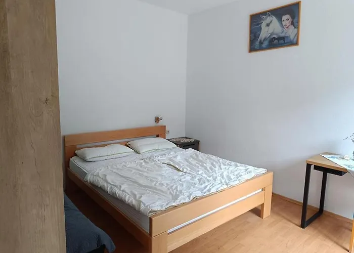 By The Sea - 8219 * Pasman